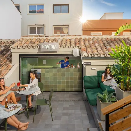 Coeo Hernan Ruiz Rooftop Pool Hostel-2